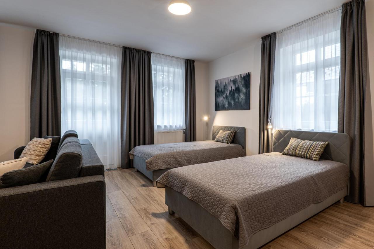 Hubertus Karlova Studanka Aparthotel Buitenkant foto